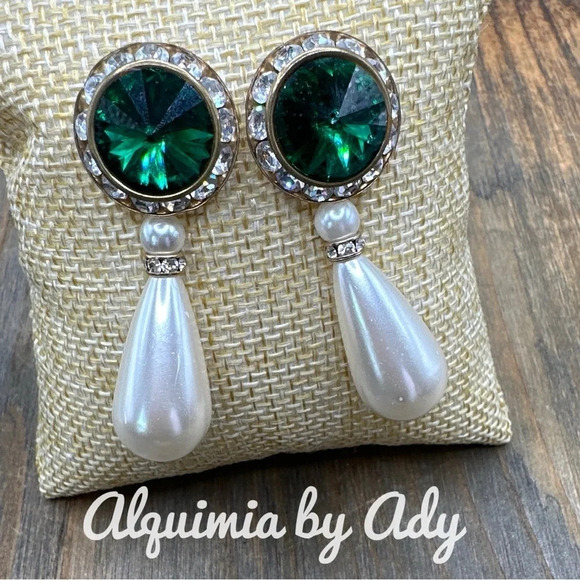 Vintage 1980 drop gold pearls and emerald green crystal maxi chunky earrings - Picture 1 of 3